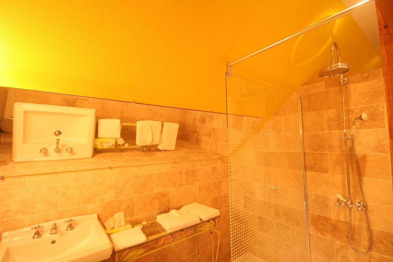 Auberge Les Tilleuls Vincelottes ภายนอก รูปภาพ